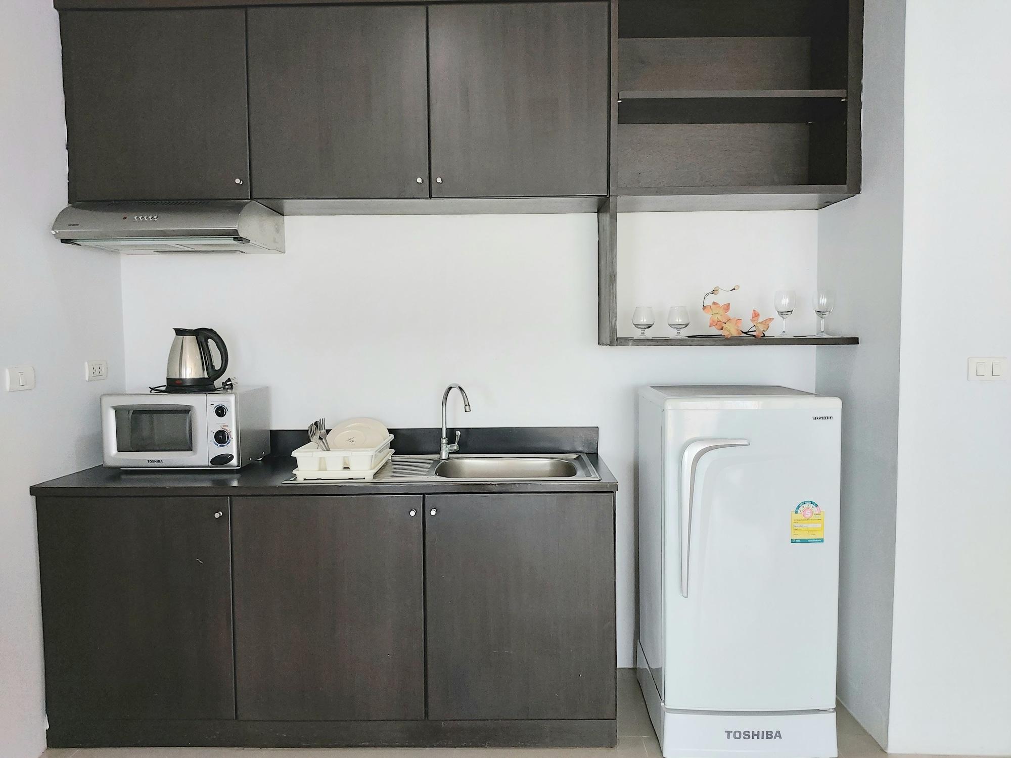 Ampo Residence Пра Након Си Аютая Екстериор снимка