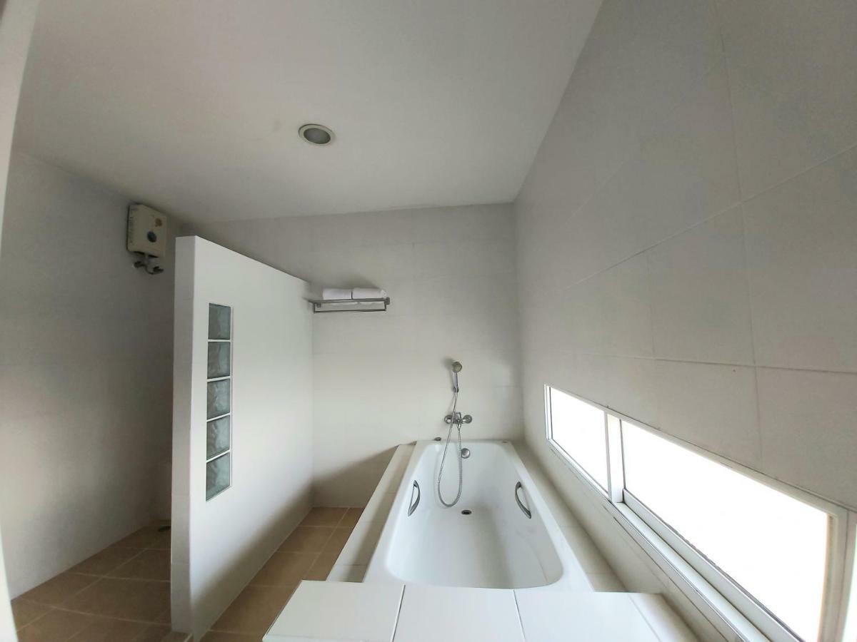 Ampo Residence Пра Након Си Аютая Екстериор снимка